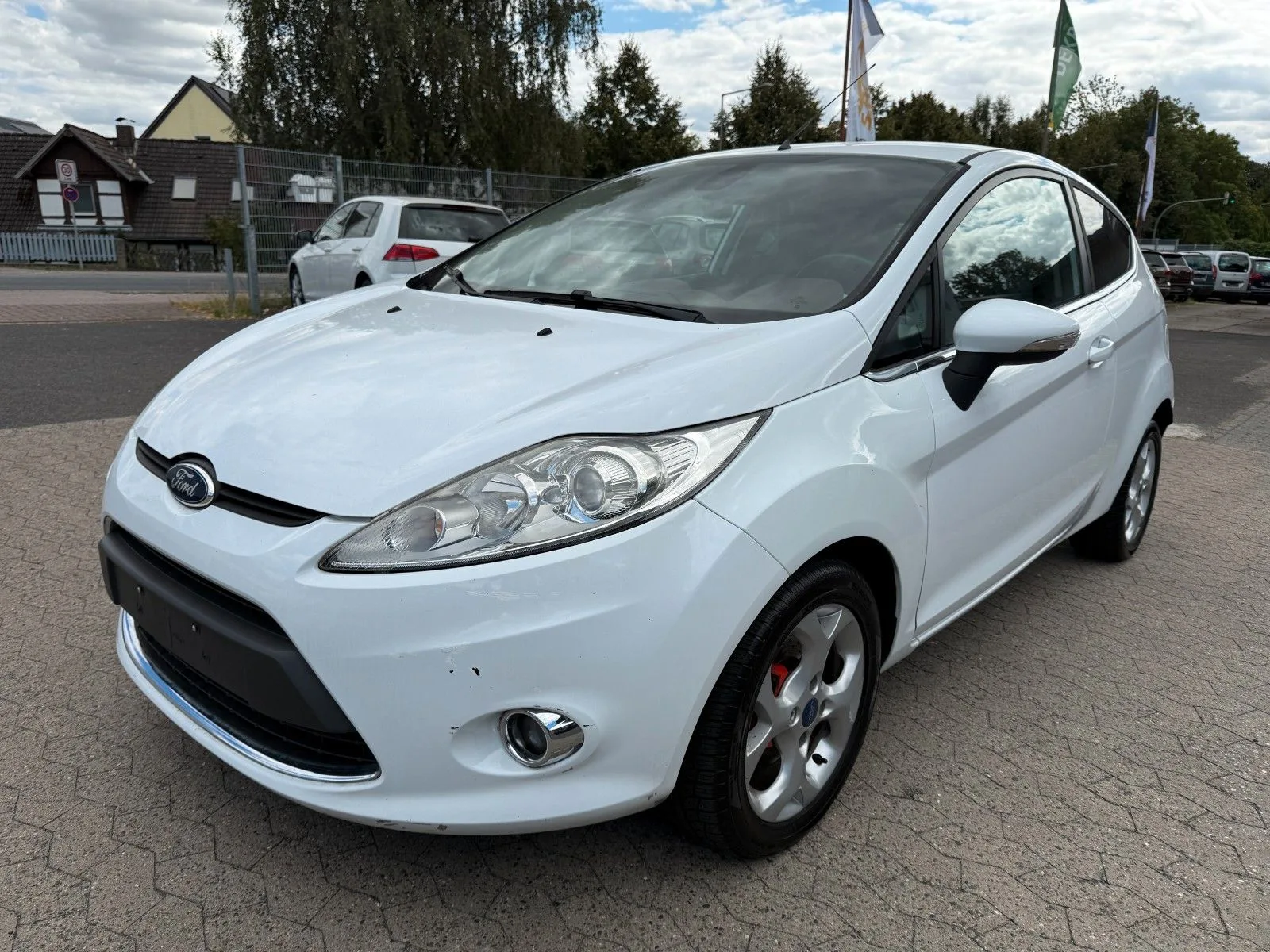 Ford Fiesta Titanium*KLIMA*TÜV NEU*PDC*